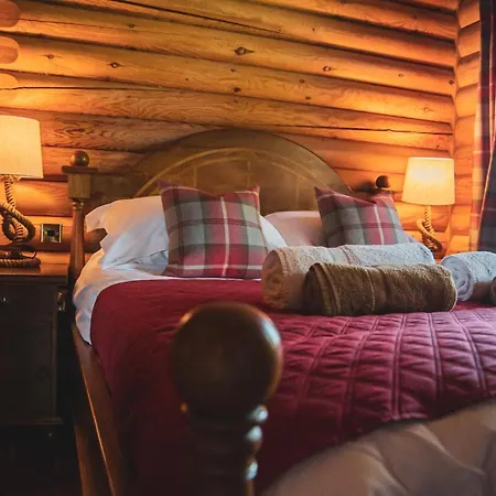 Tomatin - Luxury Two Bedroom Log Cabin With Hot Tub Berwick Upon Tweed Exterior photo
